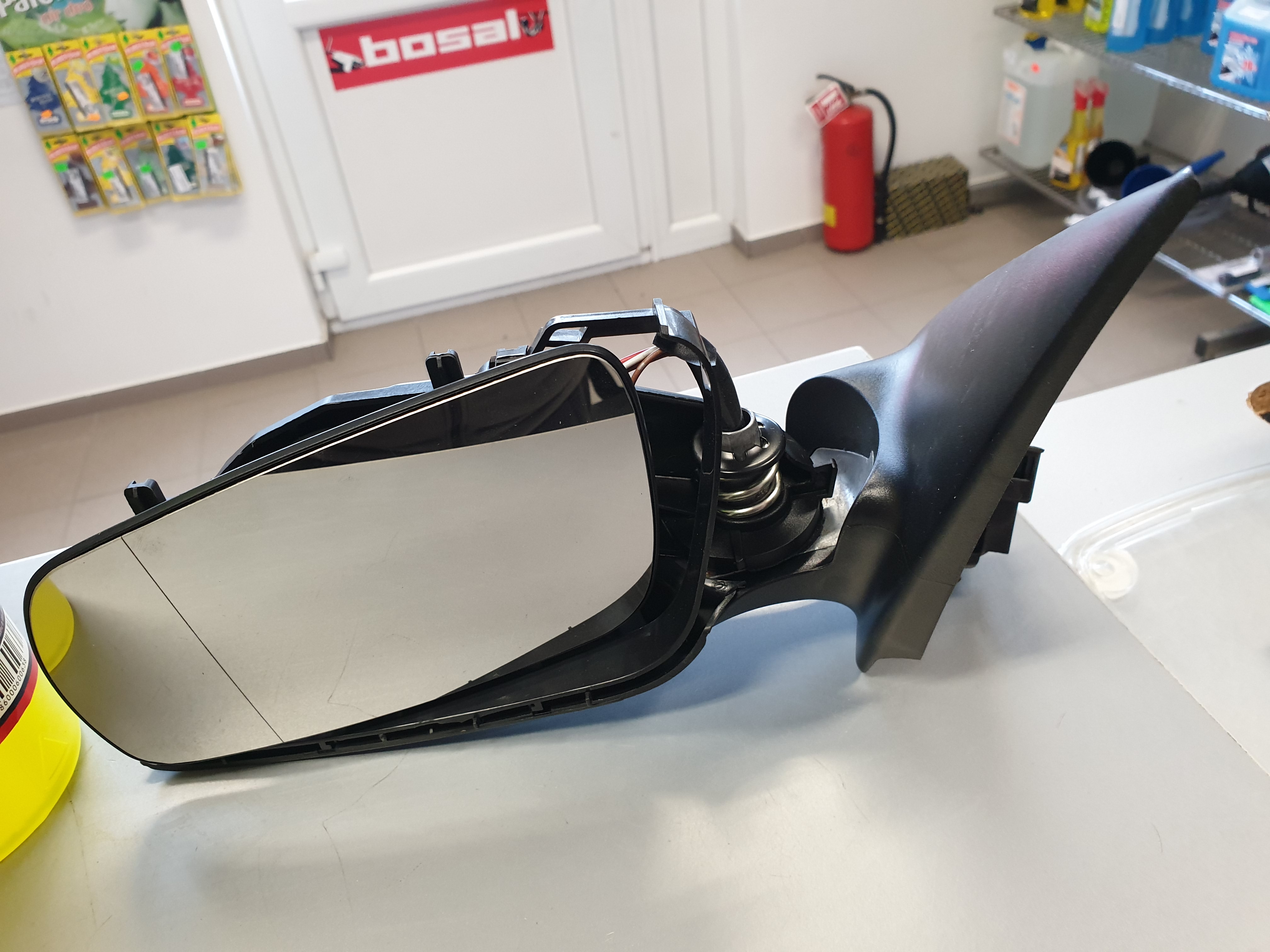 1U1857501 Zrcátko elektrické levé OCTAVIA I
